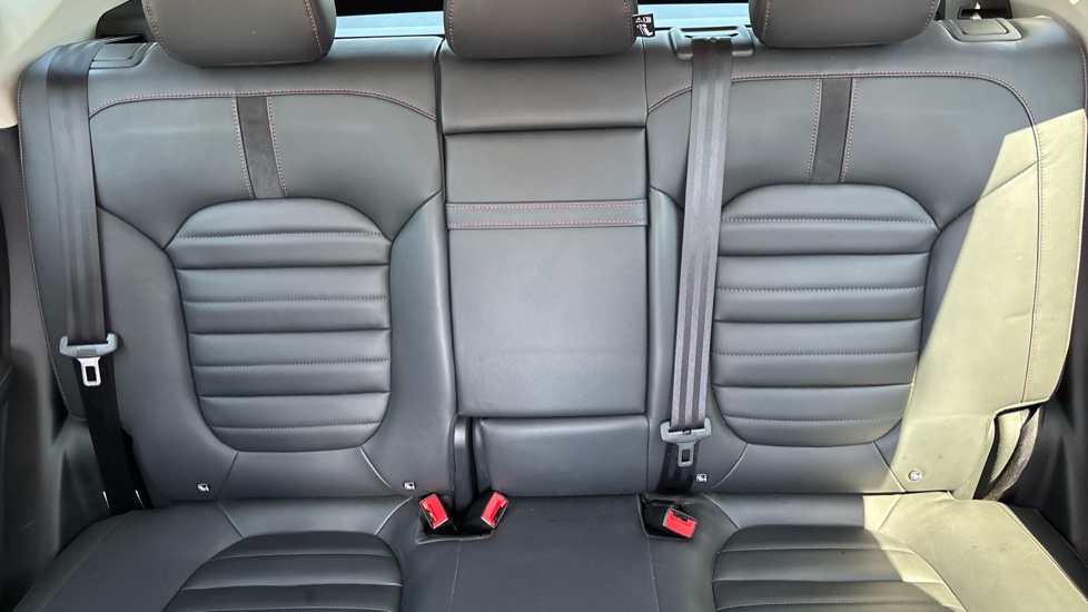 MG HS 1.5 T-GDI Trophy 5dr Petrol Hatchback - Image 15