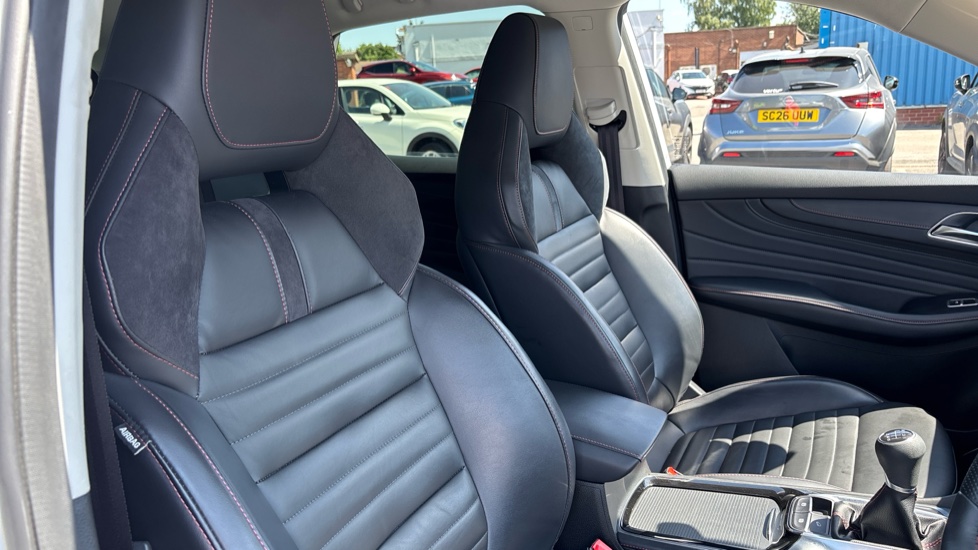 MG HS 1.5 T-GDI Trophy 5dr Petrol Hatchback - Image 29