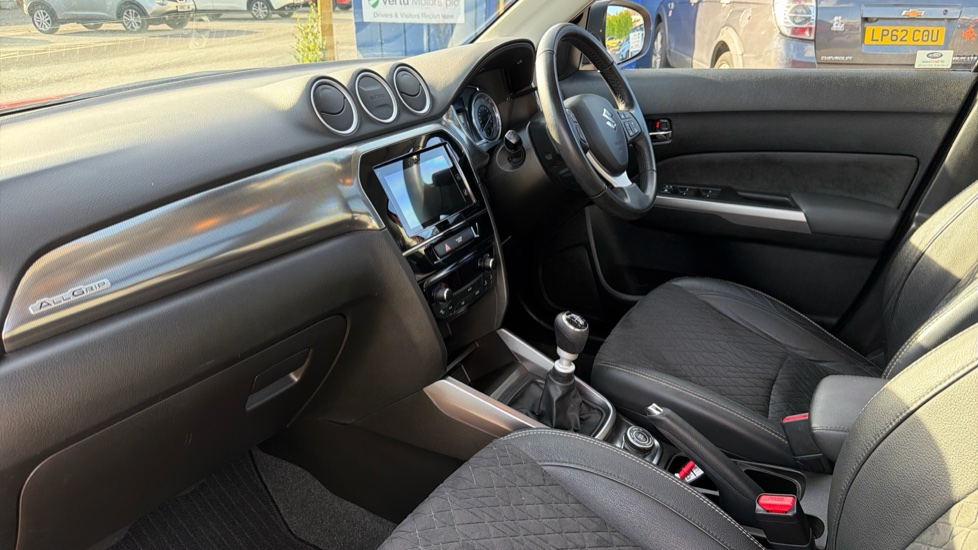 Suzuki Vitara 1.4 Boosterjet 48V Hybrid SZ5 ALLGRIP 5dr Petrol Estate - Image 9