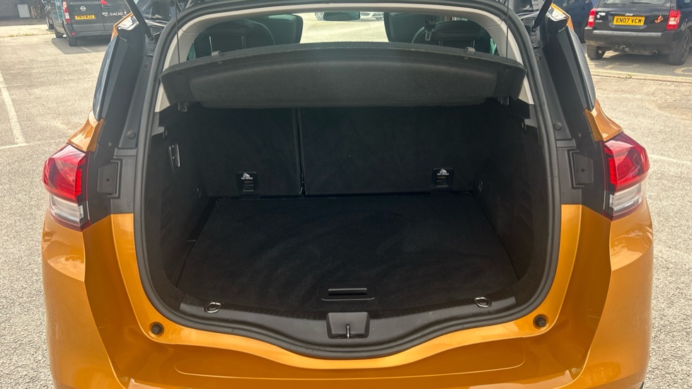 Renault Scenic 1.6 dCi Dynamique S Nav 5dr Diesel Estate - Image 4