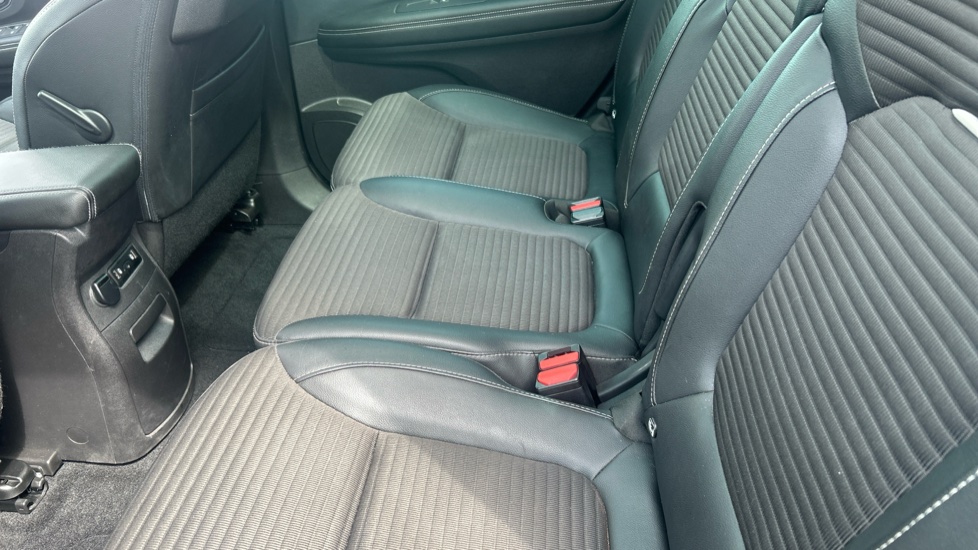 Renault Scenic 1.6 dCi Dynamique S Nav 5dr Diesel Estate - Image 16