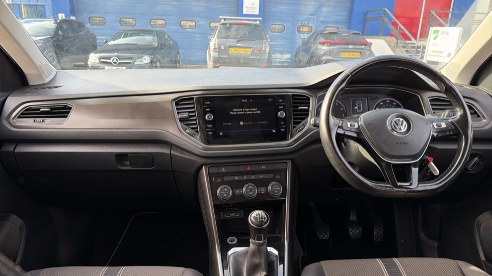 Volkswagen T-Roc 1.0 TSI SE 5dr Petrol Hatchback - Image 10