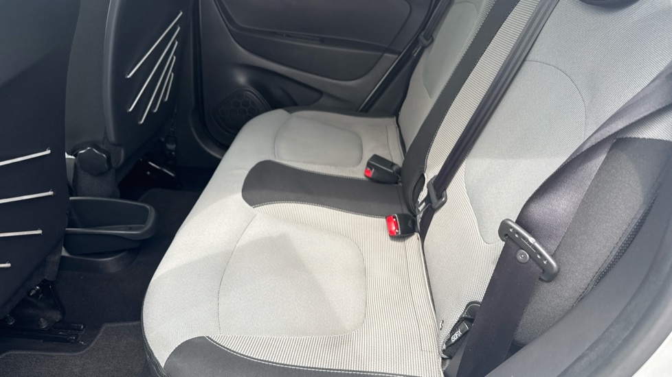 Renault Captur 1.5 dCi 90 Dynamique S Nav 5dr Auto Diesel Hatchback - Image 16