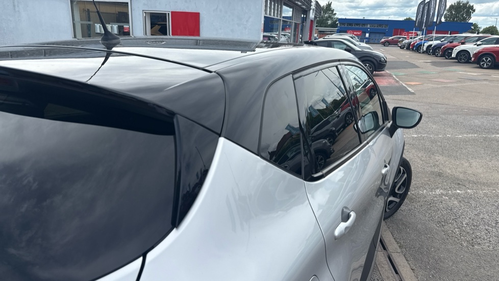 Renault Captur 1.5 dCi 90 Dynamique S Nav 5dr Auto Diesel Hatchback - Image 29