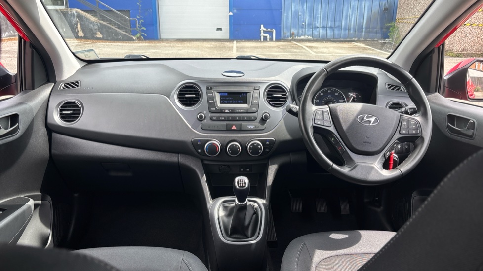Hyundai i10 1.0 SE 5dr Petrol Hatchback - Image 10