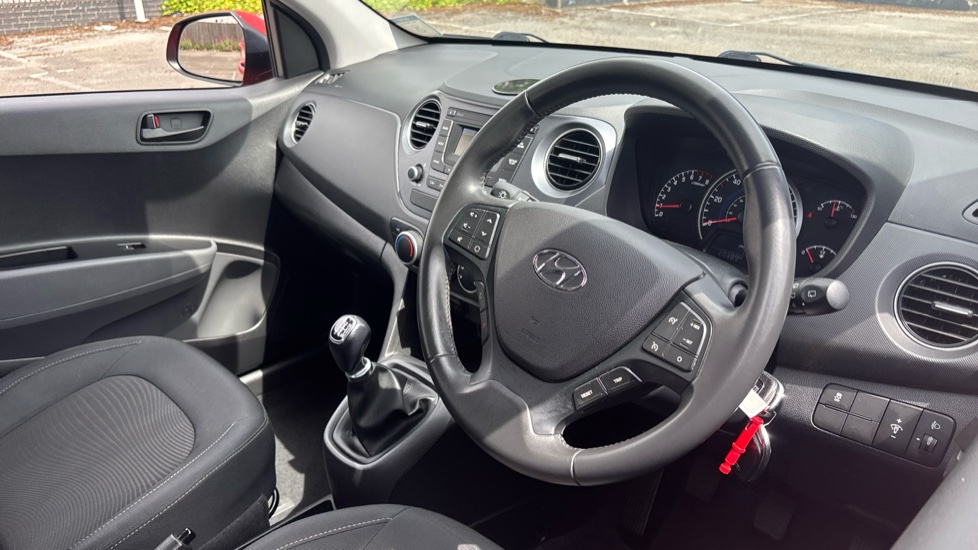 Hyundai i10 1.0 SE 5dr Petrol Hatchback - Image 11