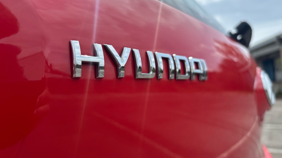 Hyundai i10 1.0 SE 5dr Petrol Hatchback - Image 24