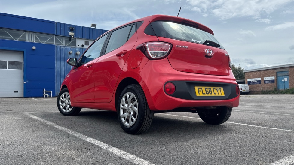 Hyundai i10 1.0 SE 5dr Petrol Hatchback - Image 26