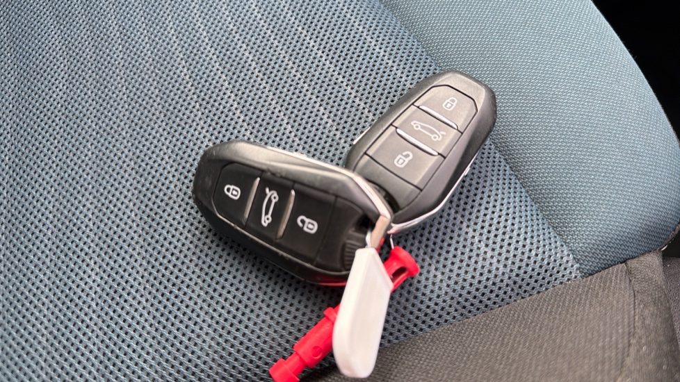 Citroen C4 Picasso 1.6 BlueHDi Feel 5dr EAT6 Diesel Estate - Image 20