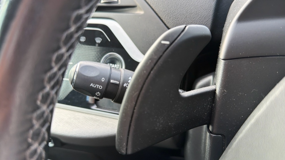 Citroen C4 Picasso 1.6 BlueHDi Feel 5dr EAT6 Diesel Estate - Image 31