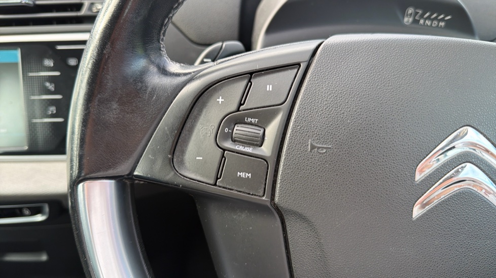 Citroen C4 Picasso 1.6 BlueHDi Feel 5dr EAT6 Diesel Estate - Image 32