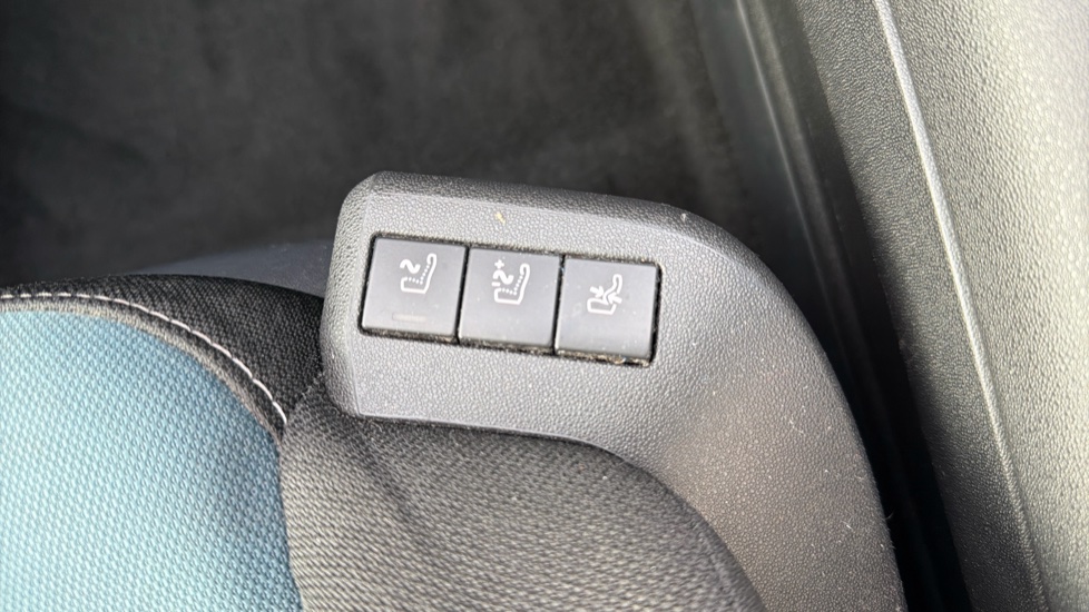 Citroen C4 Picasso 1.6 BlueHDi Feel 5dr EAT6 Diesel Estate - Image 34