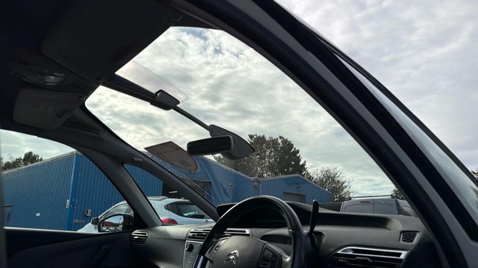 Citroen C4 Picasso 1.6 BlueHDi Feel 5dr EAT6 Diesel Estate - Image 35
