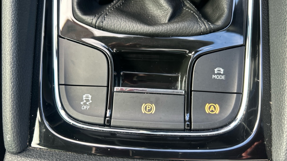 Skoda Karoq 1.5 TSI SE L 5dr Petrol Estate - Image 30