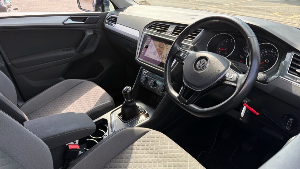 Volkswagen Tiguan 1.4 TSi 125 SE Nav 5dr Petrol Estate - Image 11