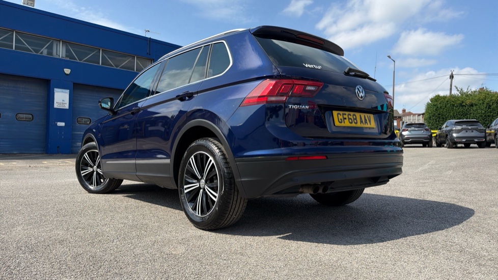 Volkswagen Tiguan 1.4 TSi 125 SE Nav 5dr Petrol Estate - Image 22