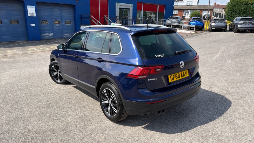 Volkswagen Tiguan 1.4 TSi 125 SE Nav 5dr Petrol Estate - Image 23