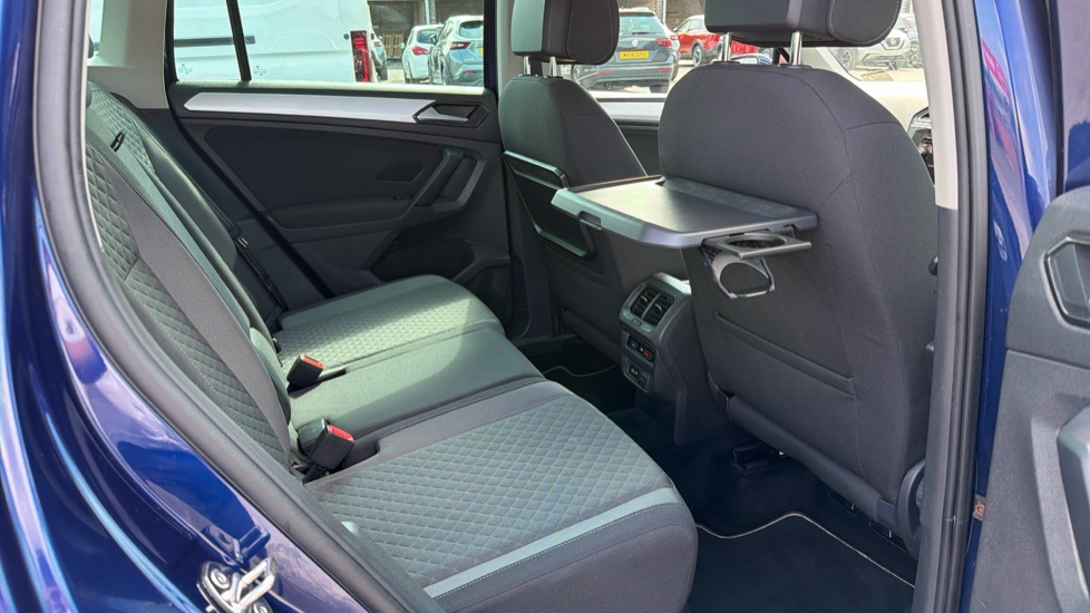 Volkswagen Tiguan 1.4 TSi 125 SE Nav 5dr Petrol Estate - Image 27