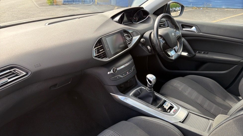 Peugeot 308 1.2 PureTech 130 Allure 5dr Petrol Hatchback - Image 9