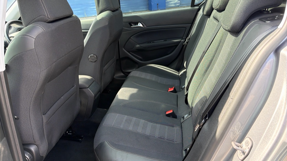 Peugeot 308 1.2 PureTech 130 Allure 5dr Petrol Hatchback - Image 16