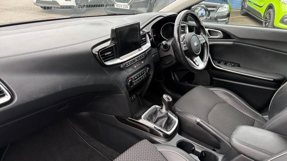 Kia Ceed 1.6 CRDi ISG 3 5dr Diesel Hatchback - Image 9