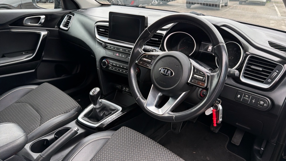 Kia Ceed 1.6 CRDi ISG 3 5dr Diesel Hatchback - Image 11