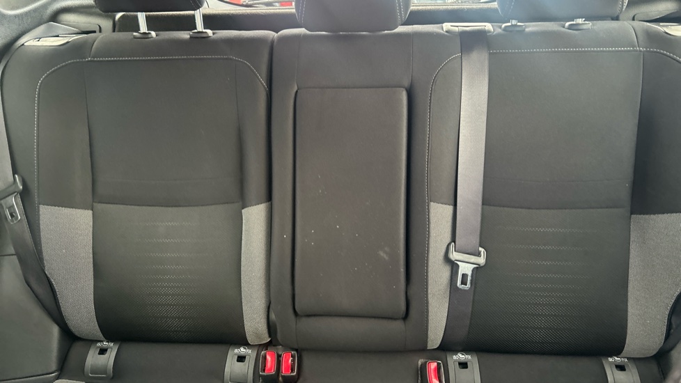 Nissan Qashqai 1.5 dCi N-Connecta 5dr Diesel Hatchback - Image 15