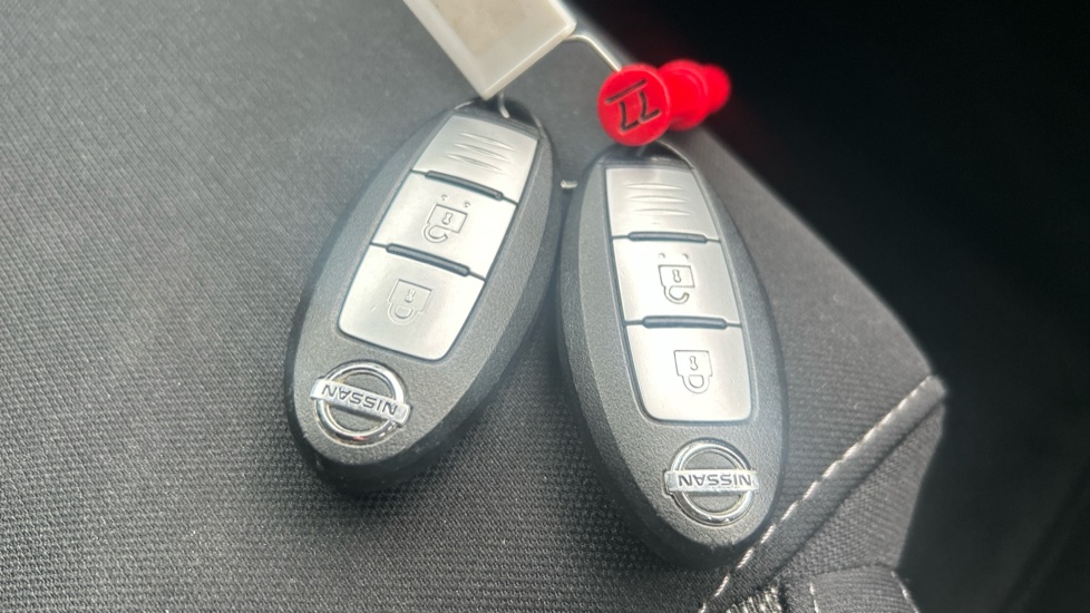 Nissan Qashqai 1.5 dCi N-Connecta 5dr Diesel Hatchback - Image 20
