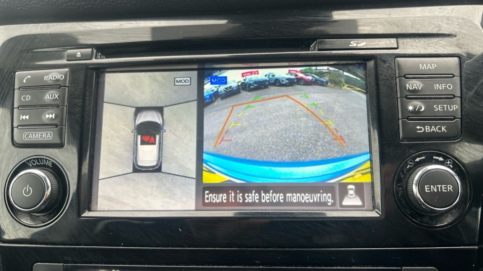 Nissan Qashqai 1.5 dCi N-Connecta 5dr Diesel Hatchback - Image 21