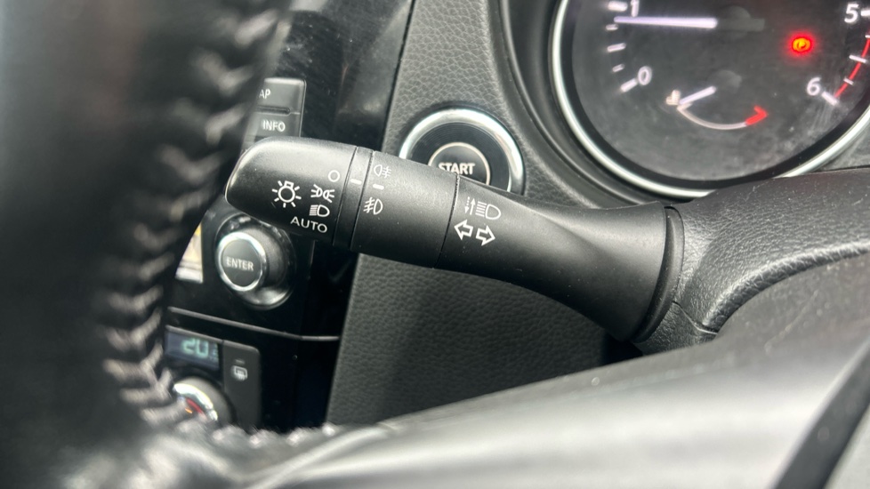 Nissan Qashqai 1.5 dCi N-Connecta 5dr Diesel Hatchback - Image 27
