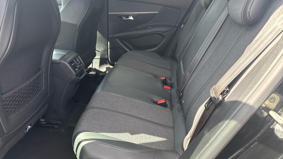 Peugeot 3008 1.2 PureTech GT Line 5dr Petrol Estate - Image 16
