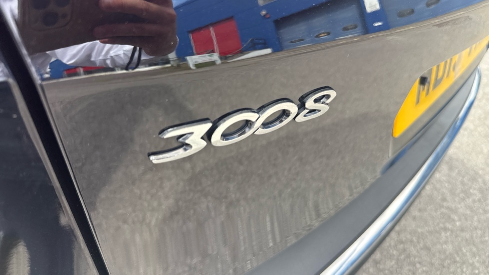 Peugeot 3008 1.2 PureTech GT Line 5dr Petrol Estate - Image 28