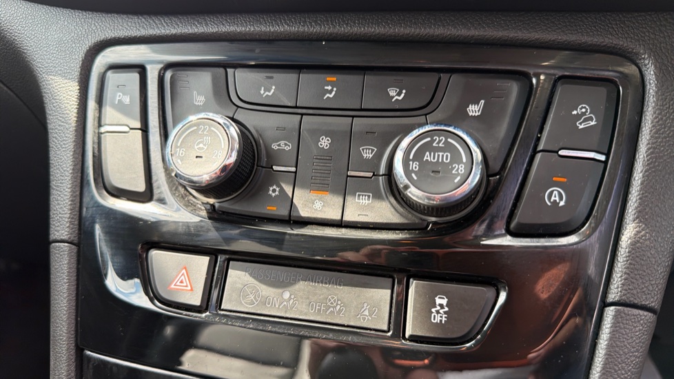 Vauxhall Mokka X 1.4T Ultimate 5dr 4WD Petrol Hatchback - Image 30