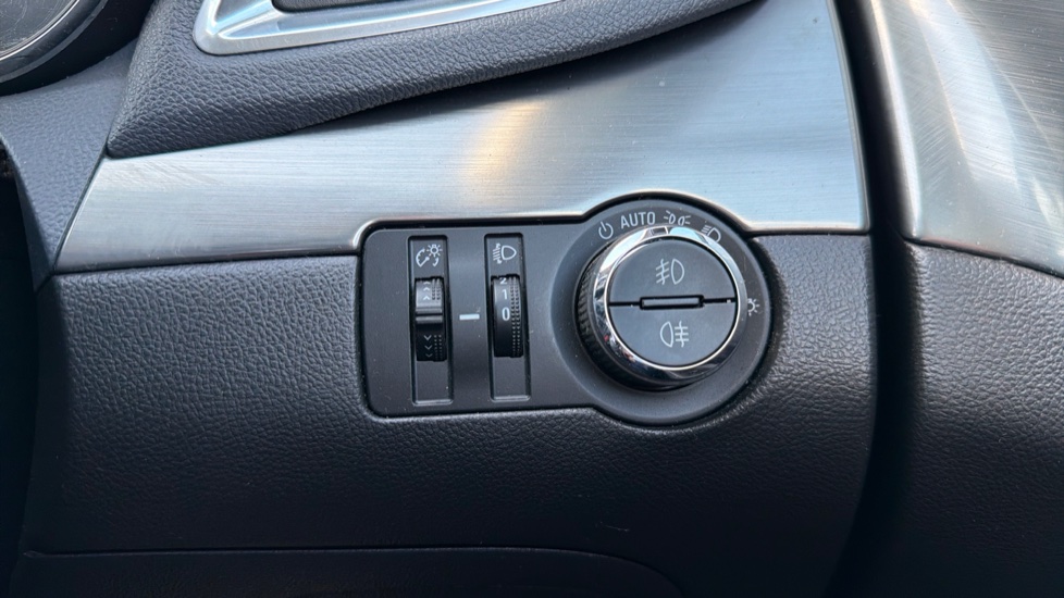 Vauxhall Mokka 1.6i SE 5dr Petrol Hatchback - Image 30