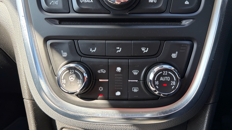 Vauxhall Mokka 1.6i SE 5dr Petrol Hatchback - Image 34