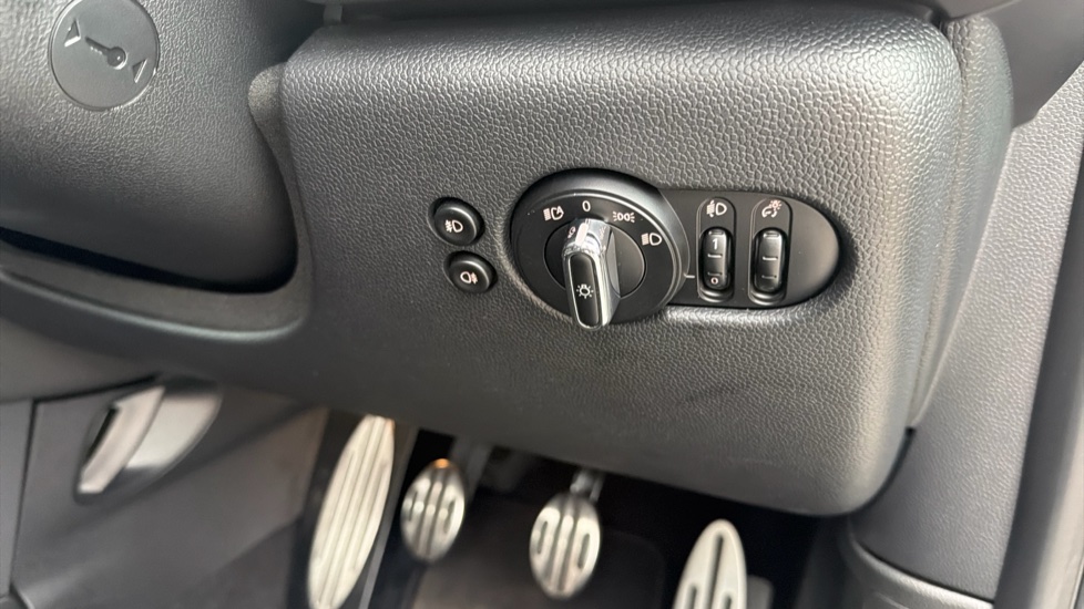 MINI Hatchback 1.5 Cooper Sport II 3dr Petrol Hatchback - Image 29