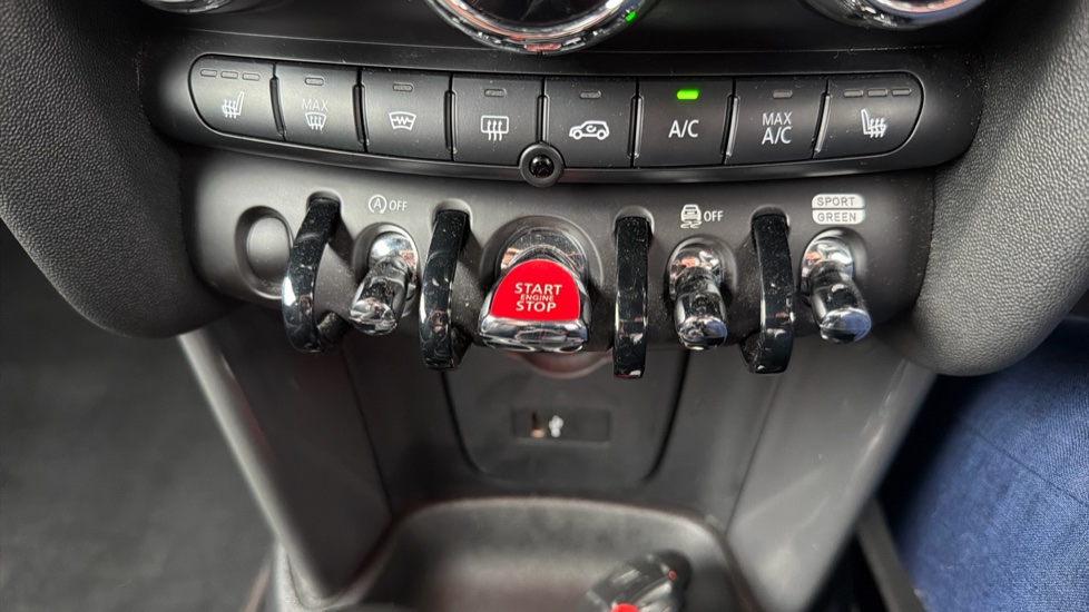 MINI Hatchback 1.5 Cooper Sport II 3dr Petrol Hatchback - Image 31