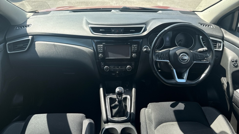 Nissan Qashqai 1.5 dCi N-Connecta 5dr Diesel Hatchback - Image 10