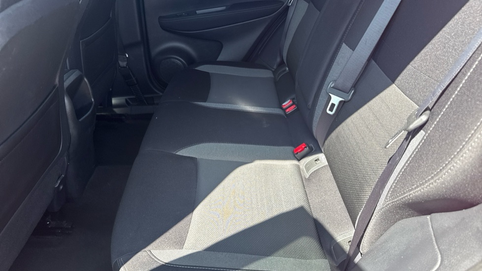Nissan Qashqai 1.5 dCi N-Connecta 5dr Diesel Hatchback - Image 16