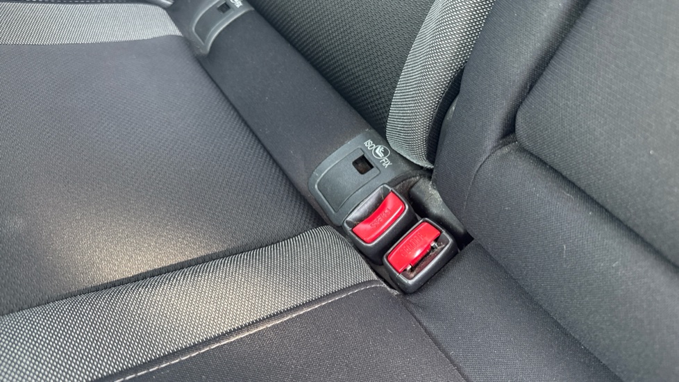 Nissan Qashqai 1.5 dCi N-Connecta 5dr Diesel Hatchback - Image 17