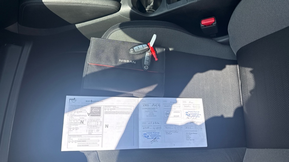 Nissan Qashqai 1.5 dCi N-Connecta 5dr Diesel Hatchback - Image 19