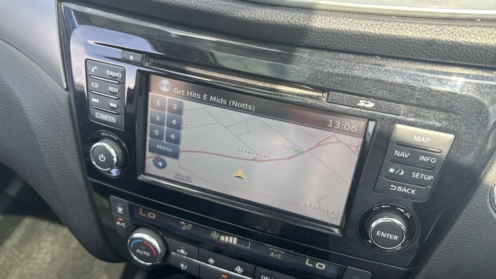 Nissan Qashqai 1.5 dCi N-Connecta 5dr Diesel Hatchback - Image 22
