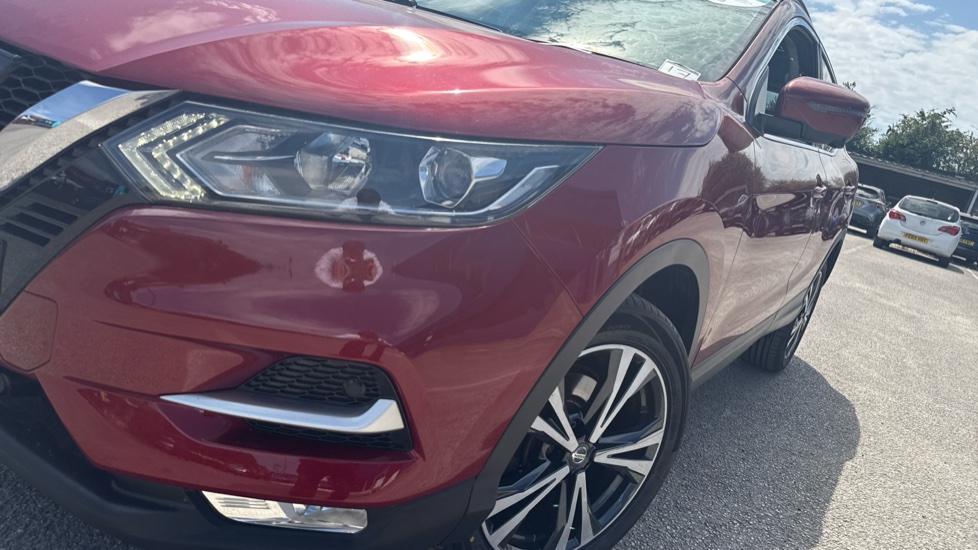 Nissan Qashqai 1.5 dCi N-Connecta 5dr Diesel Hatchback - Image 35