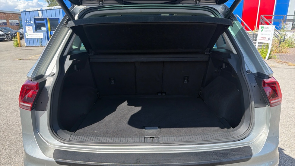 Volkswagen Tiguan 2.0 TDi 150 4Motion SEL 5dr DSG Diesel Estate - Image 4