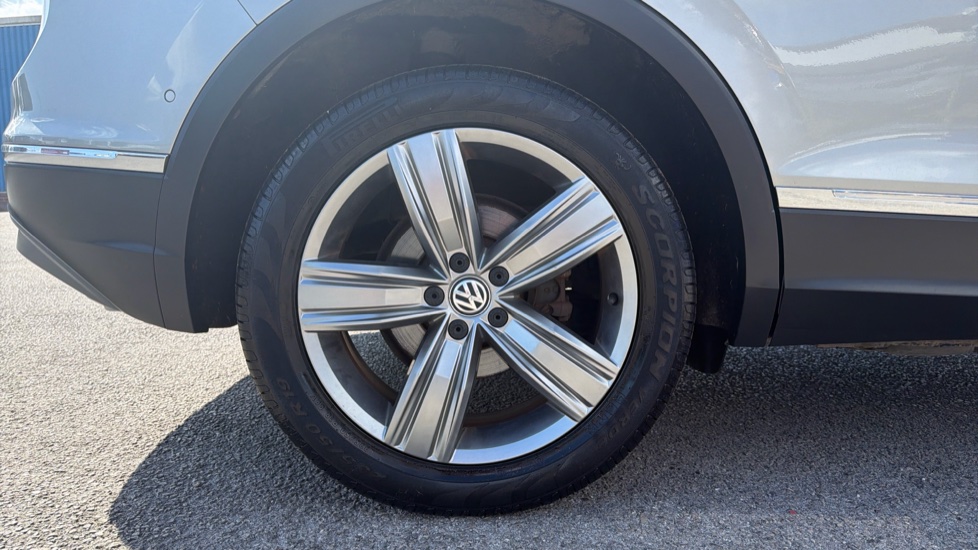 Volkswagen Tiguan 2.0 TDi 150 4Motion SEL 5dr DSG Diesel Estate - Image 7