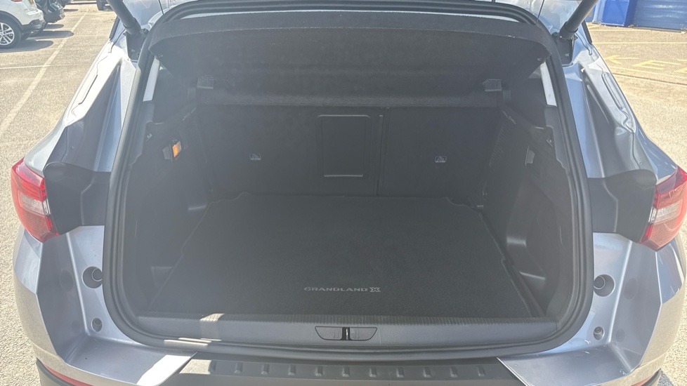 Vauxhall Grandland X 1.6 Turbo D Sport Nav 5dr Diesel Hatchback - Image 4