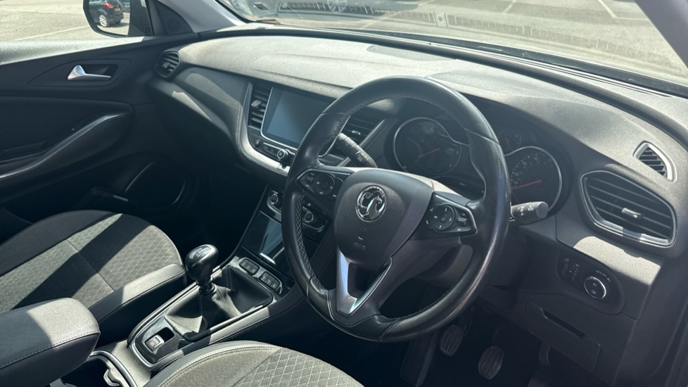 Vauxhall Grandland X 1.6 Turbo D Sport Nav 5dr Diesel Hatchback - Image 11