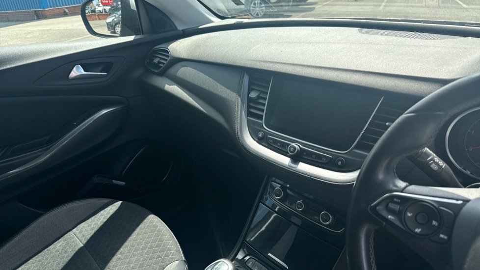 Vauxhall Grandland X 1.6 Turbo D Sport Nav 5dr Diesel Hatchback - Image 14