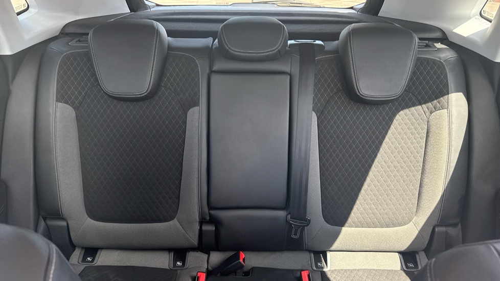 Vauxhall Grandland X 1.6 Turbo D Sport Nav 5dr Diesel Hatchback - Image 15