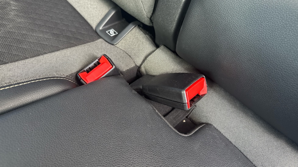 Vauxhall Grandland X 1.6 Turbo D Sport Nav 5dr Diesel Hatchback - Image 17